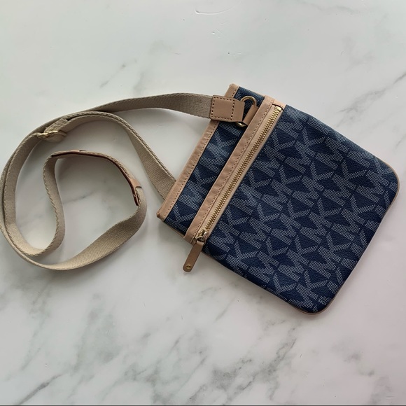 Michael Kors Handbags - MICHAEL KORS CROSSBODY BAG